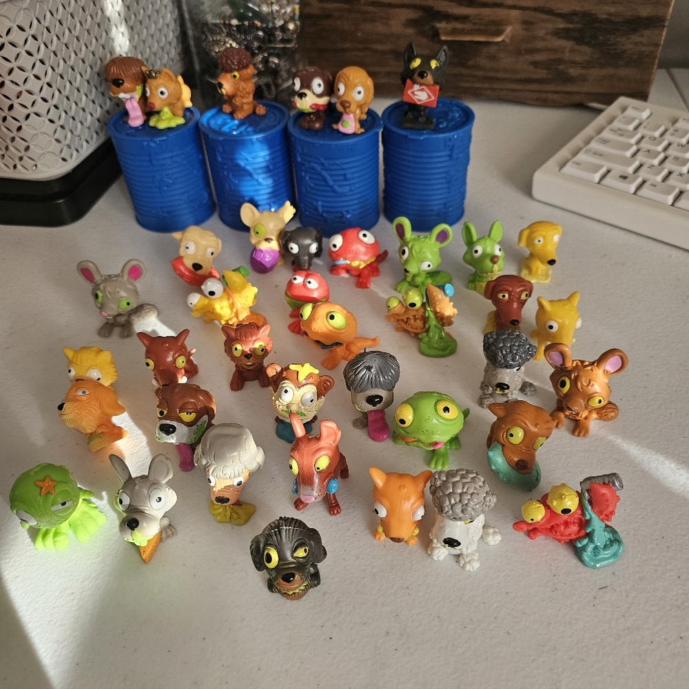 Ugglys Pet Shop LOT